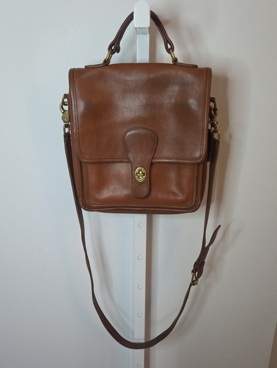 Coach Handbags - Vintage Coach Station Bag #5130 British Tan Glovetanned Leather Crossbody 90’s